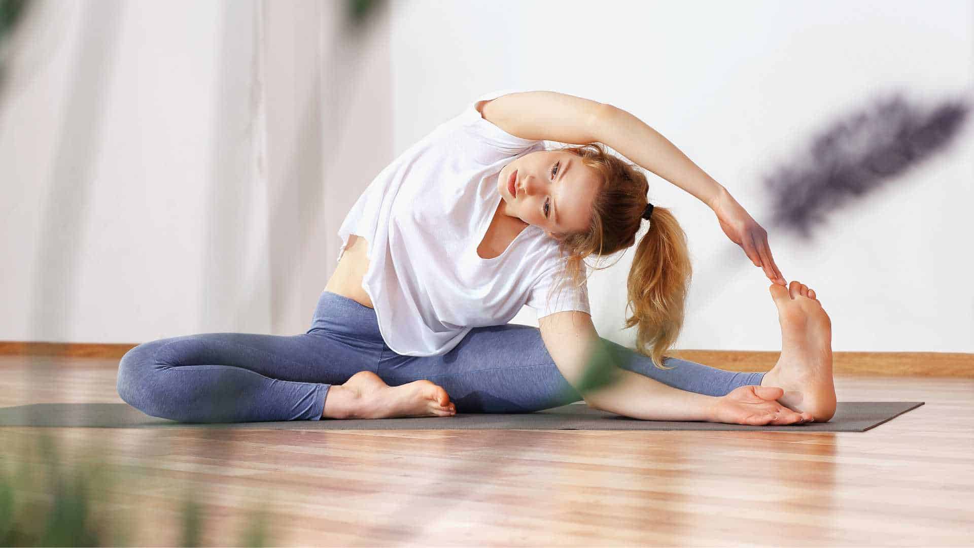 What is the Difference Between Hatha Yoga vs Vinyasa Yoga